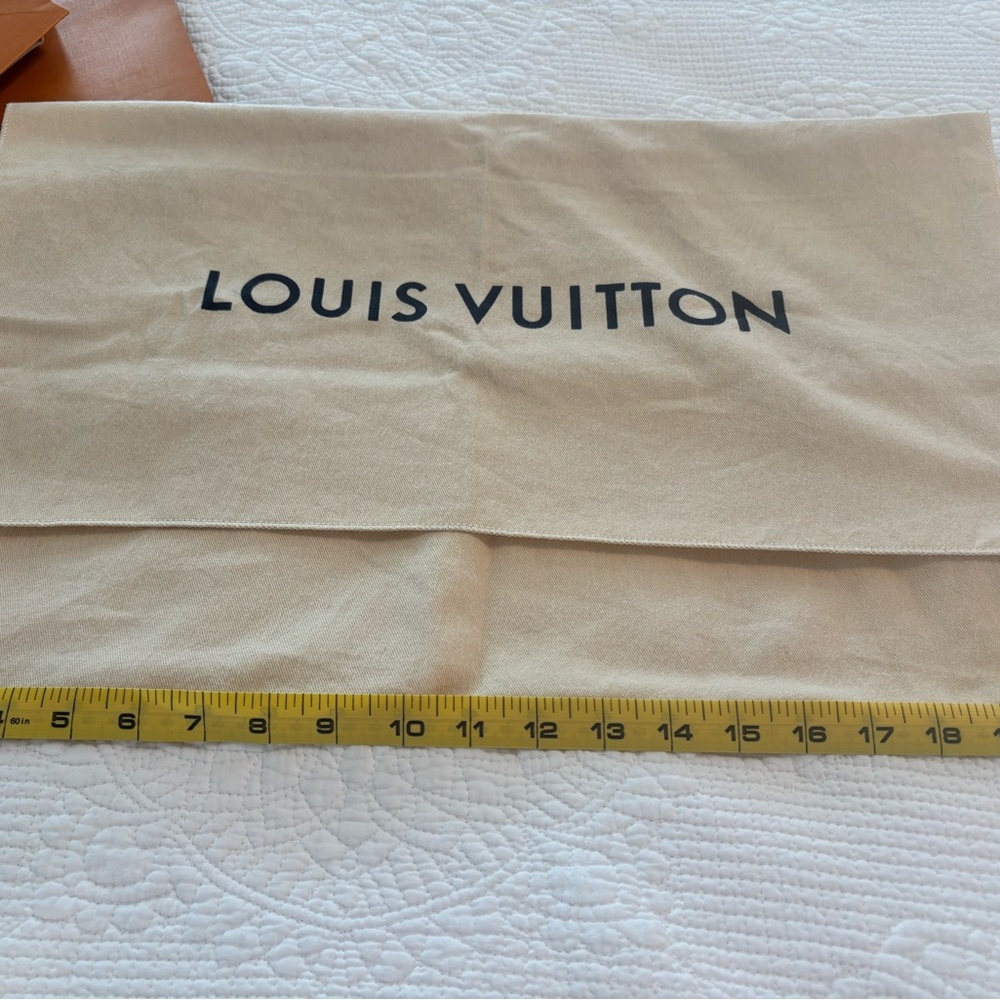 Louis Vuitton Dust Bag in Tan